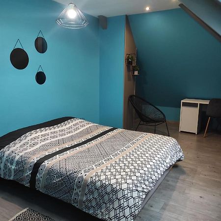 Agreable Et Spacieuse Chambre Familiale 桑萨克-德马尔米斯 外观 照片